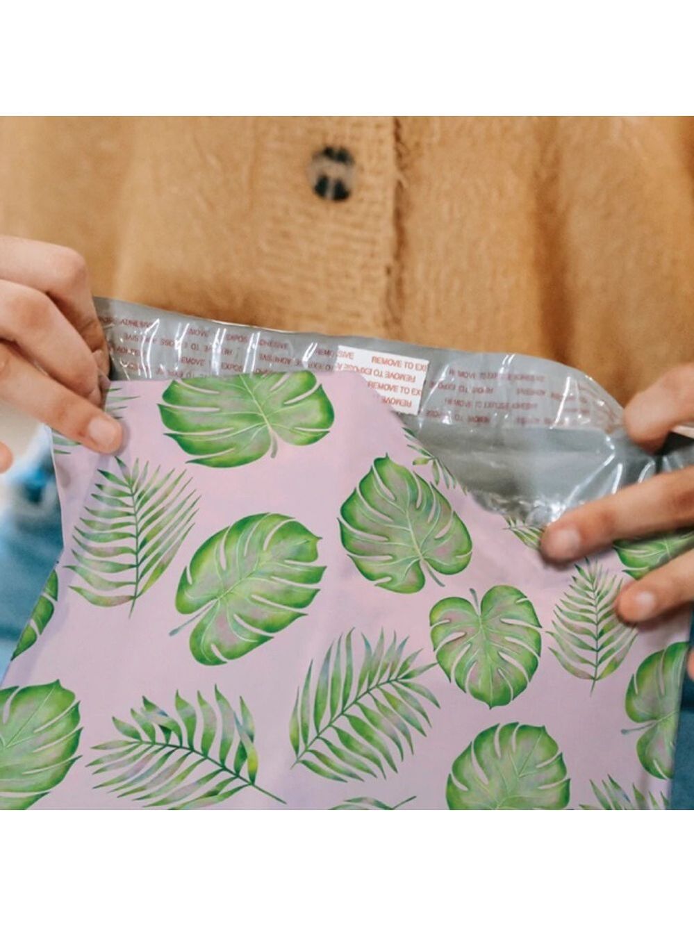 25 10X13 Poly Mailers Palm Leaves, Shipping Envelopes PRICE IS FIRM - Picture 13 of 16